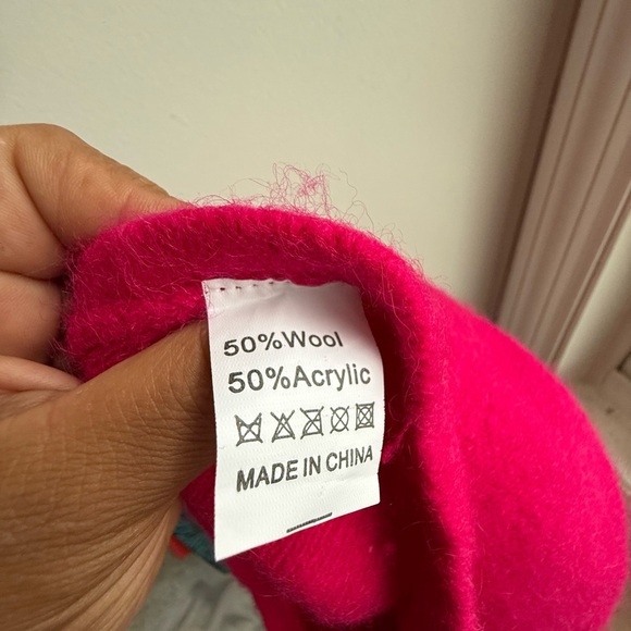 Pink Beret - Picture 6 of 6